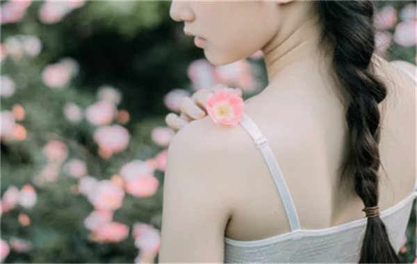 介休香港胎儿多大能鉴定性别(香港抽血验男女预约)